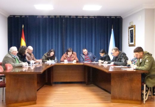 Dolores González Castro, reelixida xuíz de paz de Lousame por unanimidade do Pleno Municipal